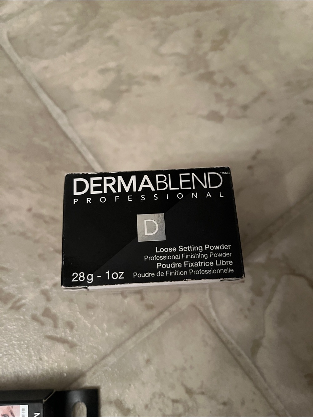 Dermablend Loose Setting Powder - Black Packaging
